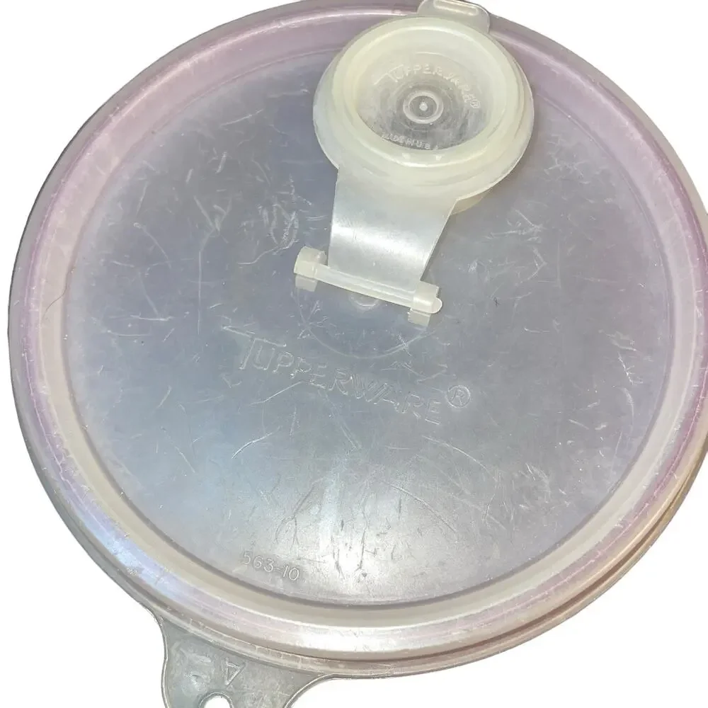Tupperware Handolier 48 oz Pitcher 261 563 Purple Flip Top Pour Lid Jug Vintage